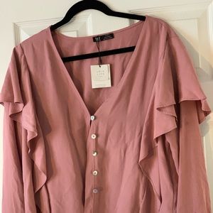 Sara shirt brand new with tags 🏷